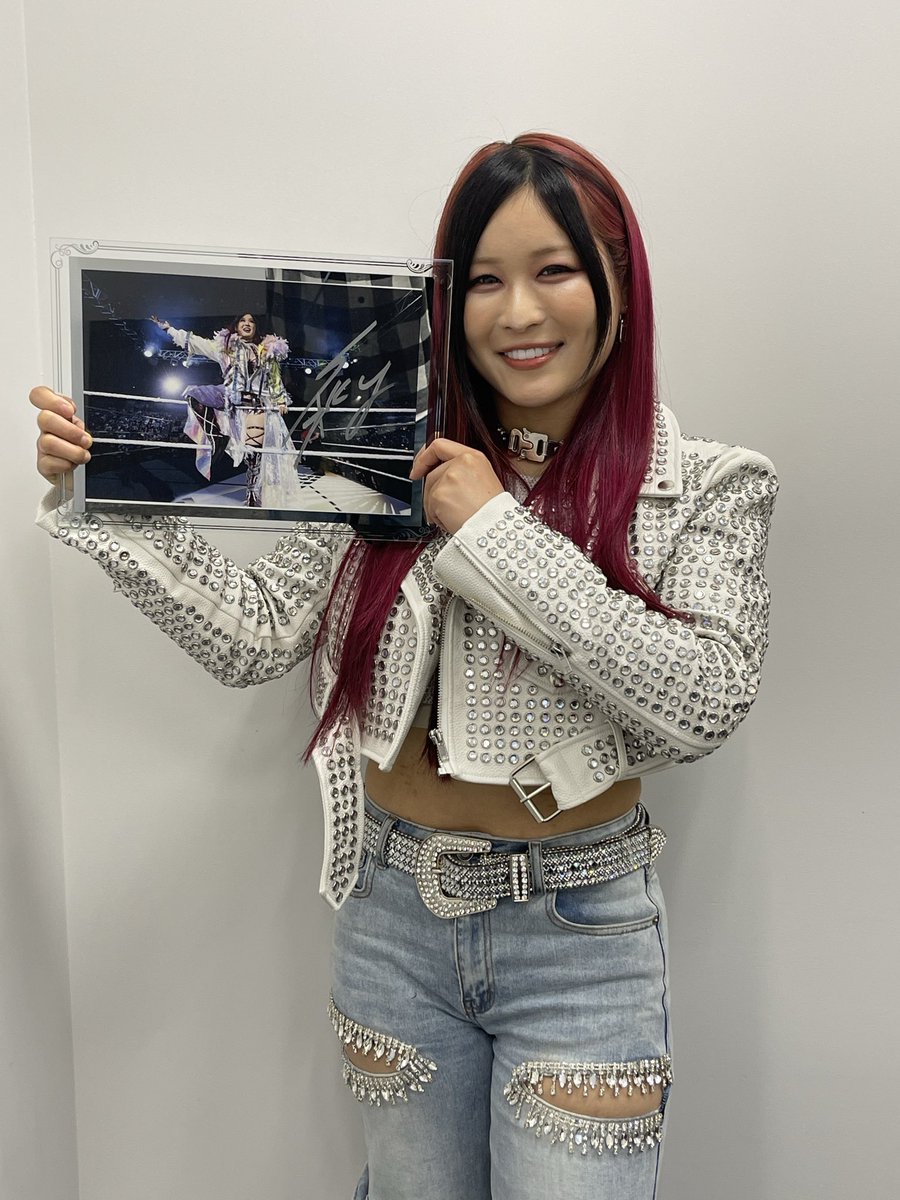 🟥イヨ・スカイのサイン入りフォトフレーム 両国大会のみで限定販売