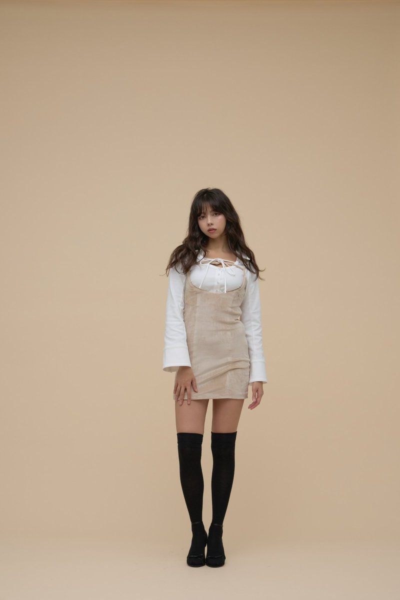 Betty velour mini dress color beige/black ¥18700-tax in 広めに開い