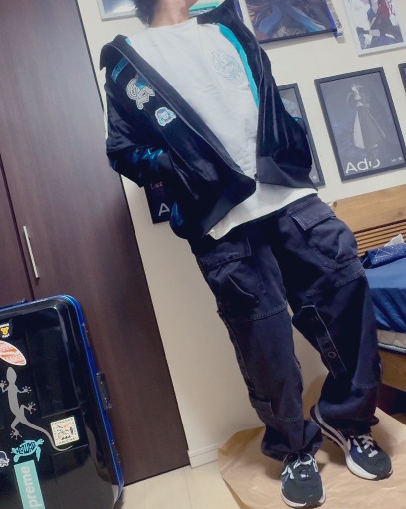 グッズ紹介画像を撮りました 174cm63kg トラックジャケット特大