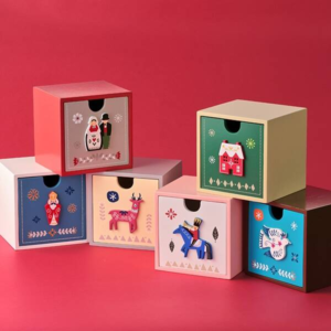 カルディ『クリスマスの木製チェスト』が可愛い♡2025年の新作が登場