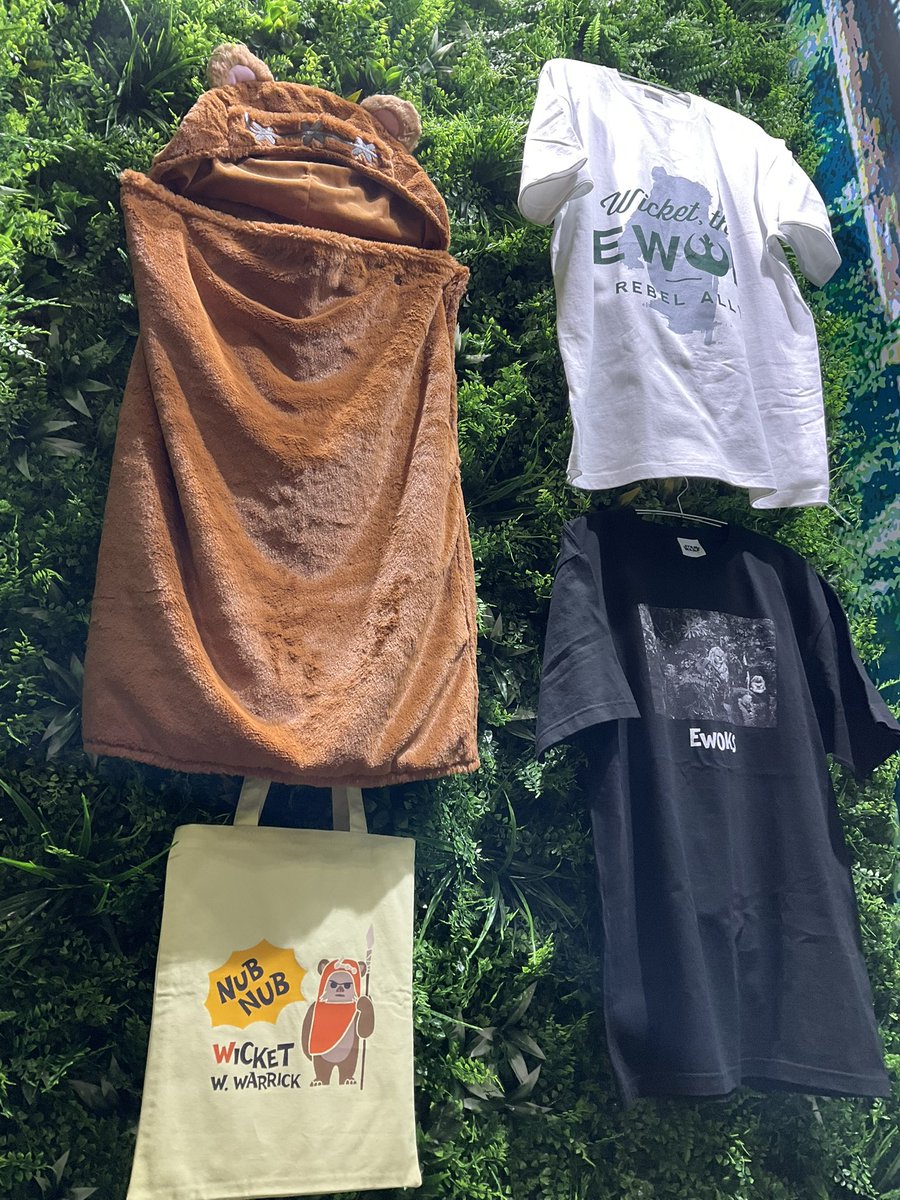 Happyくじブースでは、「Happyくじ STAR WARS™『EWOKS』」の商品が展示