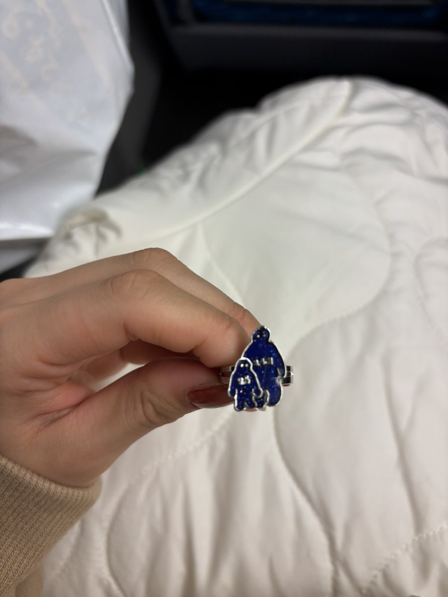 aikoガチャ、指輪出ました！ 気温や体温で色が変わるみたい