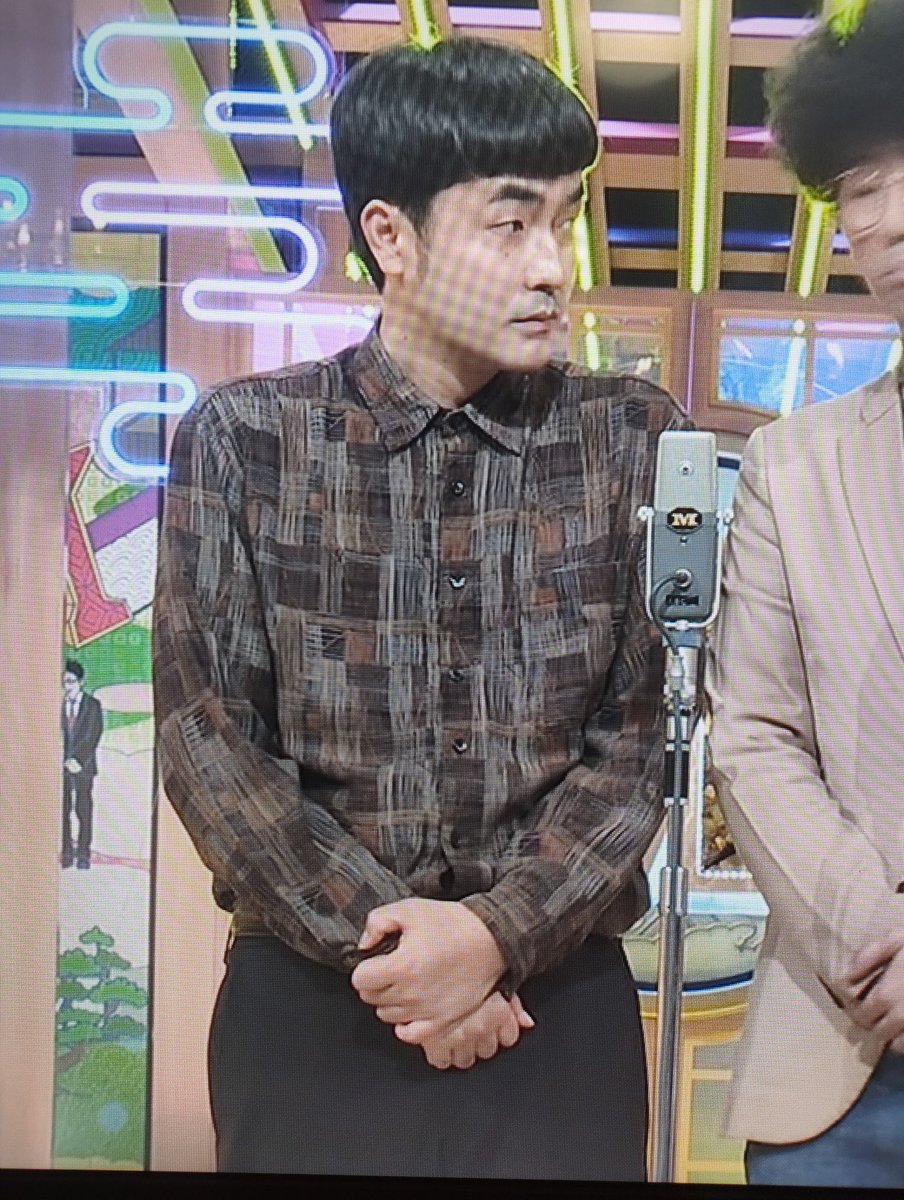 M12025 #M1 たくろうの赤木が着てるシャツの柄がランエボ4の内装すぎる