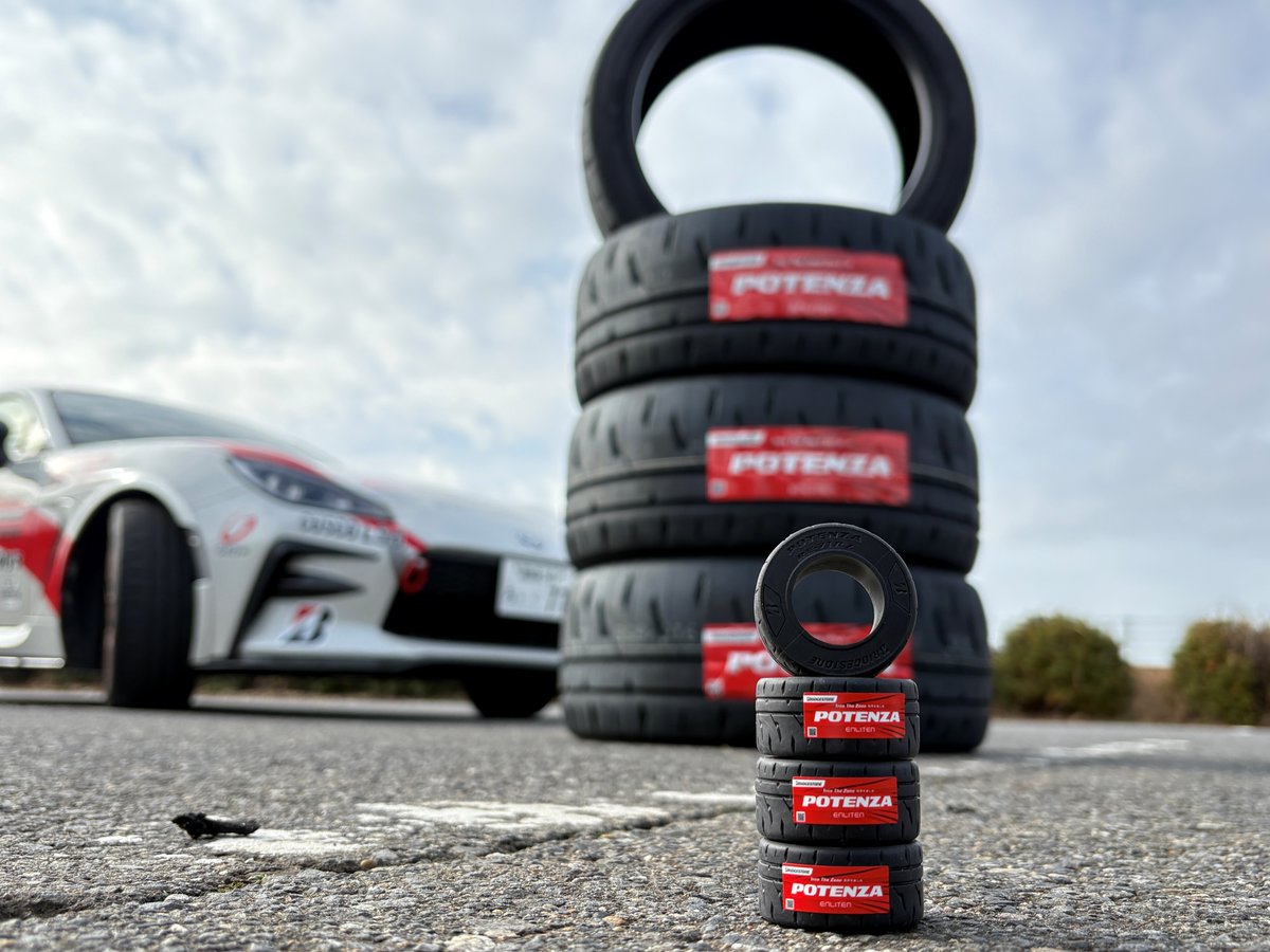 新商品RE-71RZを試したいと思い皆さんに先立ってモータースポーツ担当