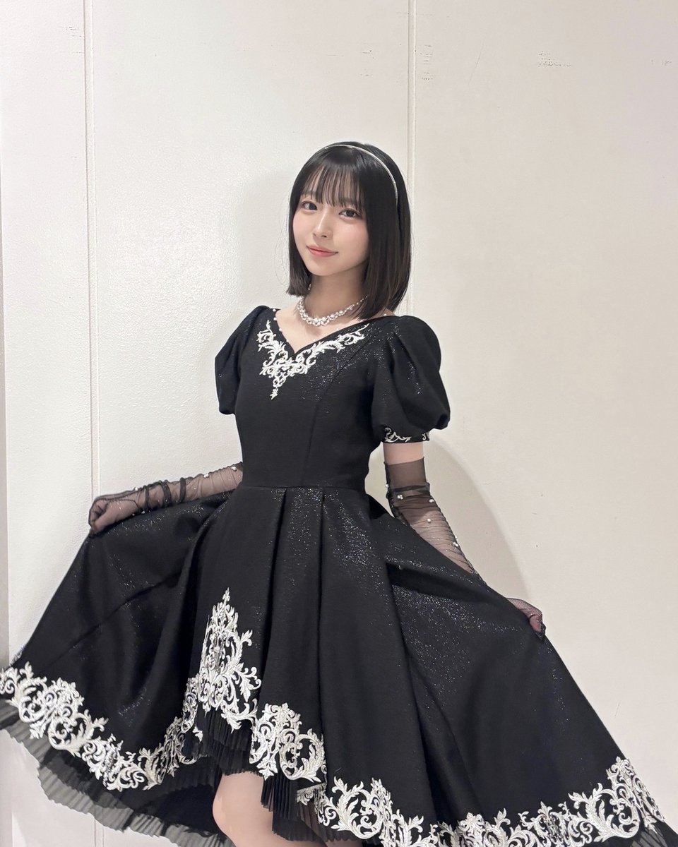 大野愛実 衣装 コンプ 日向坂 黒ドレス 生写真 振袖