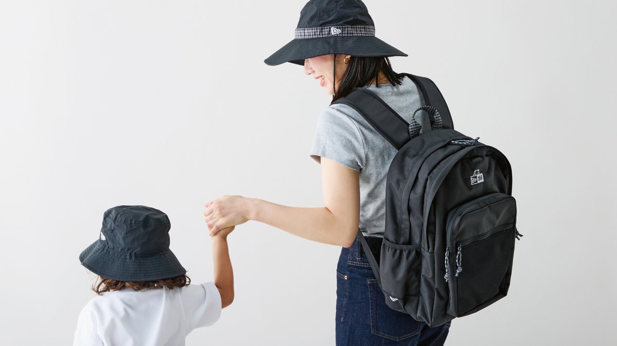 10月3日（金）発売！／ 〈NEW ERA® × familiar〉リュックサックは持ち