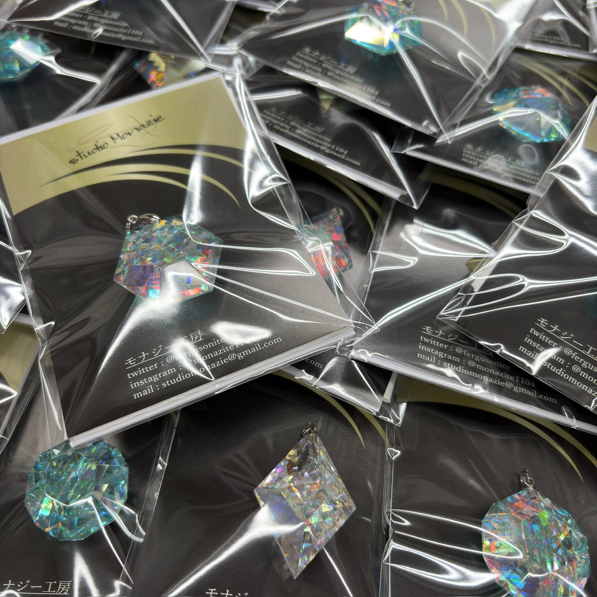 モナジー工房 ｢虹の結晶｣積層ガラス研磨アクセサリー専門制作