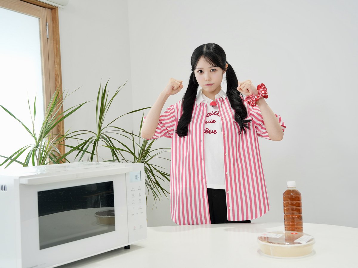 どんなに熱い商品も素手で触れるコンビニ店員、佐野愛花