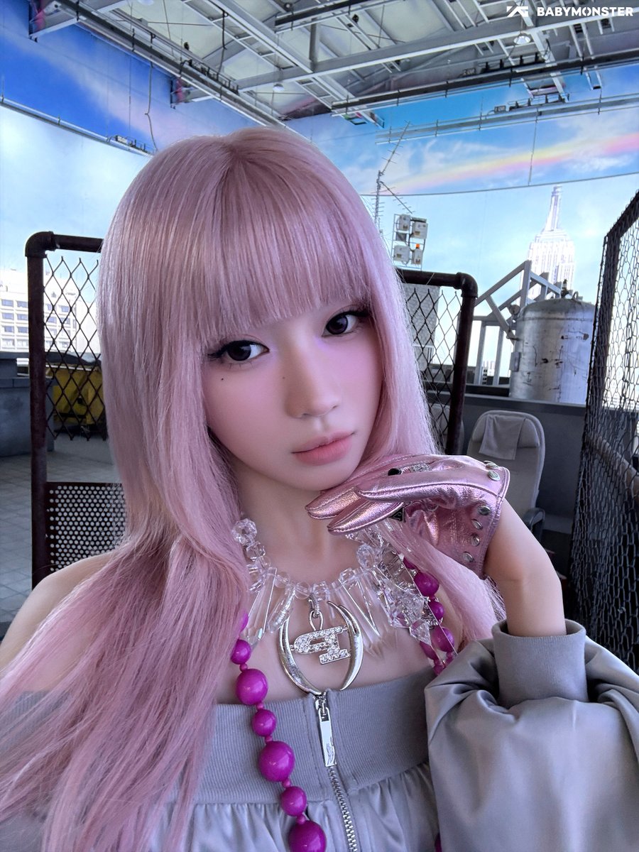 📸] •—•-•—•-•—•-•୨ৎ•-•—•-•—•-•—• BABYMONSTER [WE GO UP] BEHIND