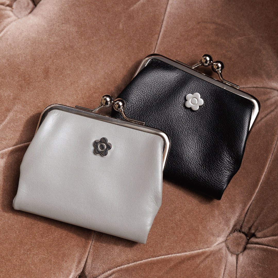 マリークワント　がま口　二つ折り　財布 フレンチシームガマ口　ウォレット