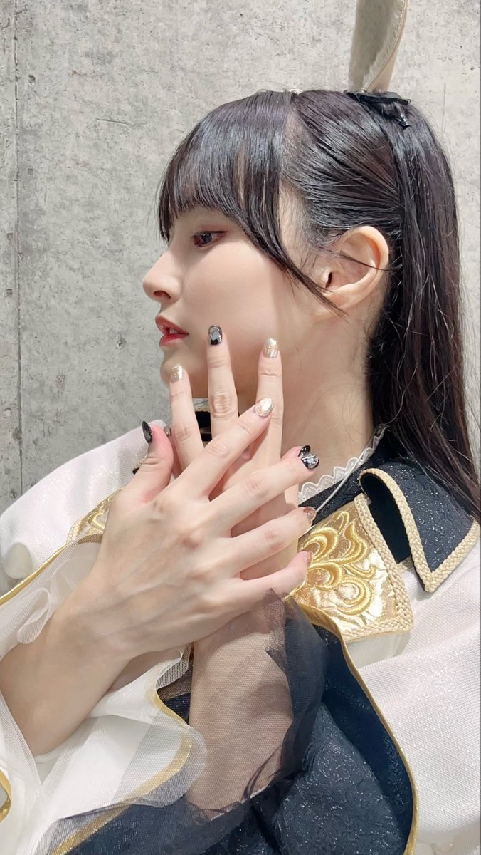 そして今回のネイルもまりさんに施していただきました💅🏻✨ 衣装に