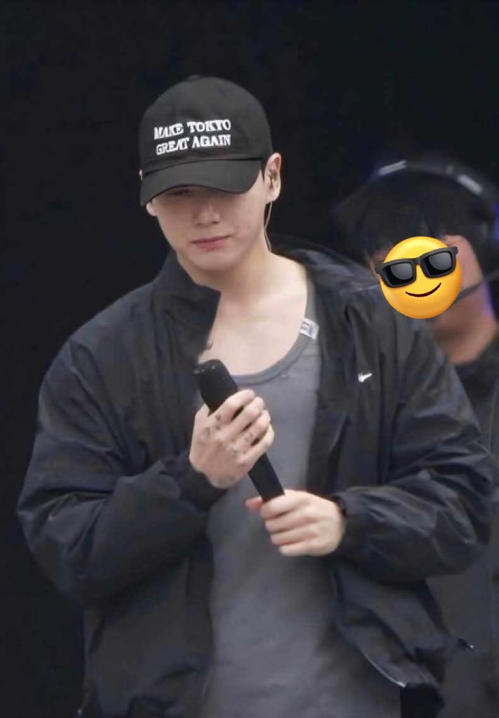 ブラック　jungkook 着用  Cap Tokyo