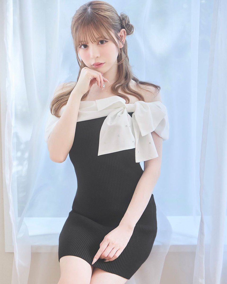 大人かわいいオフショルリボンシリーズ🎀🤍新作トップス＆ワンピの2型