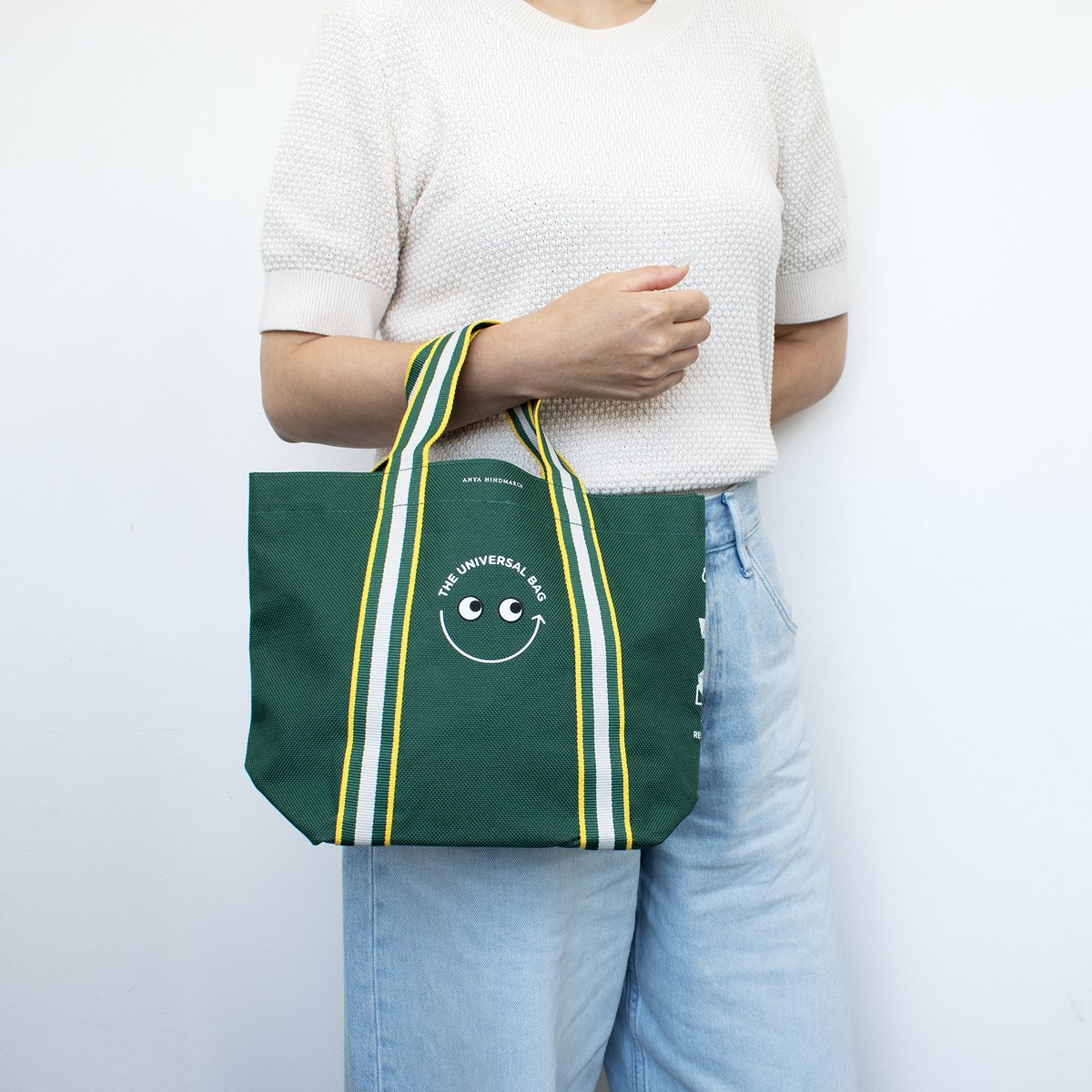 各国のスーパーマーケットとアニヤ・ハインドマーチのコラボレーション