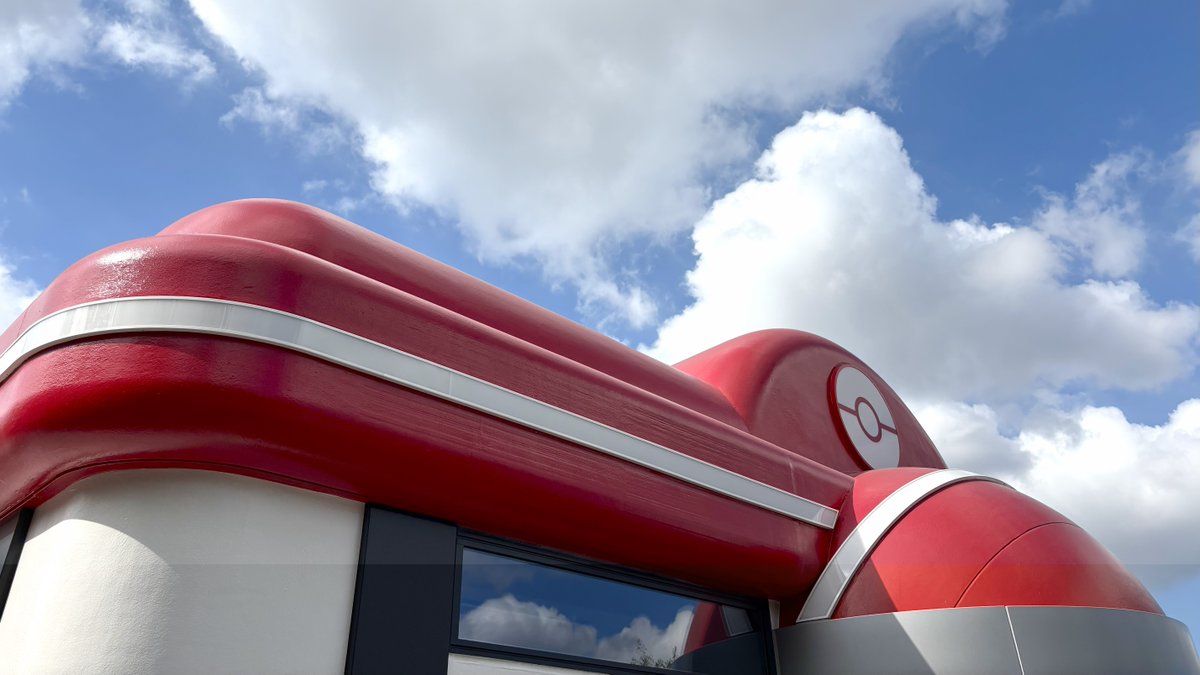 カヤツリタウンの晴れの空☀️ ポケモンセンターで待ってるよ