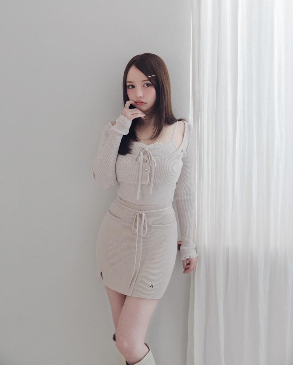 Brenda lace knit set color beige/black ¥16500-tax in デコルテが