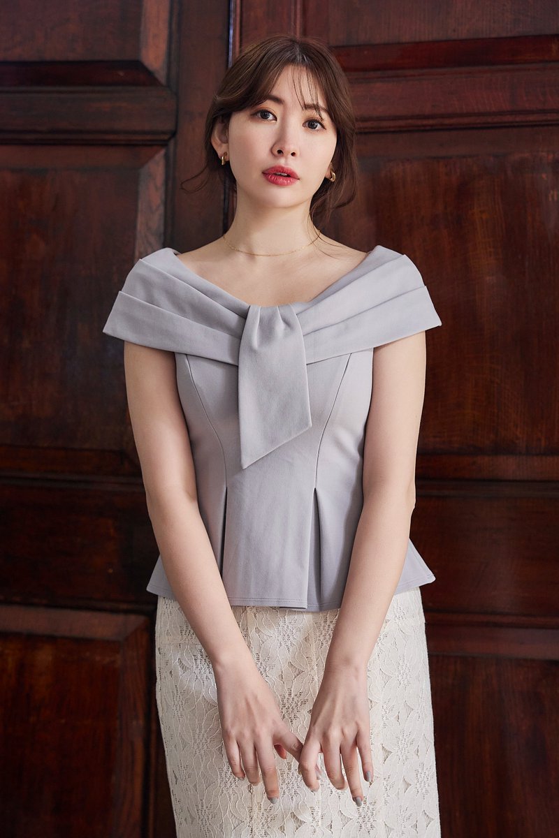 Lily Shawl Peplum Top// レディな気品を演出してくれる トップスから