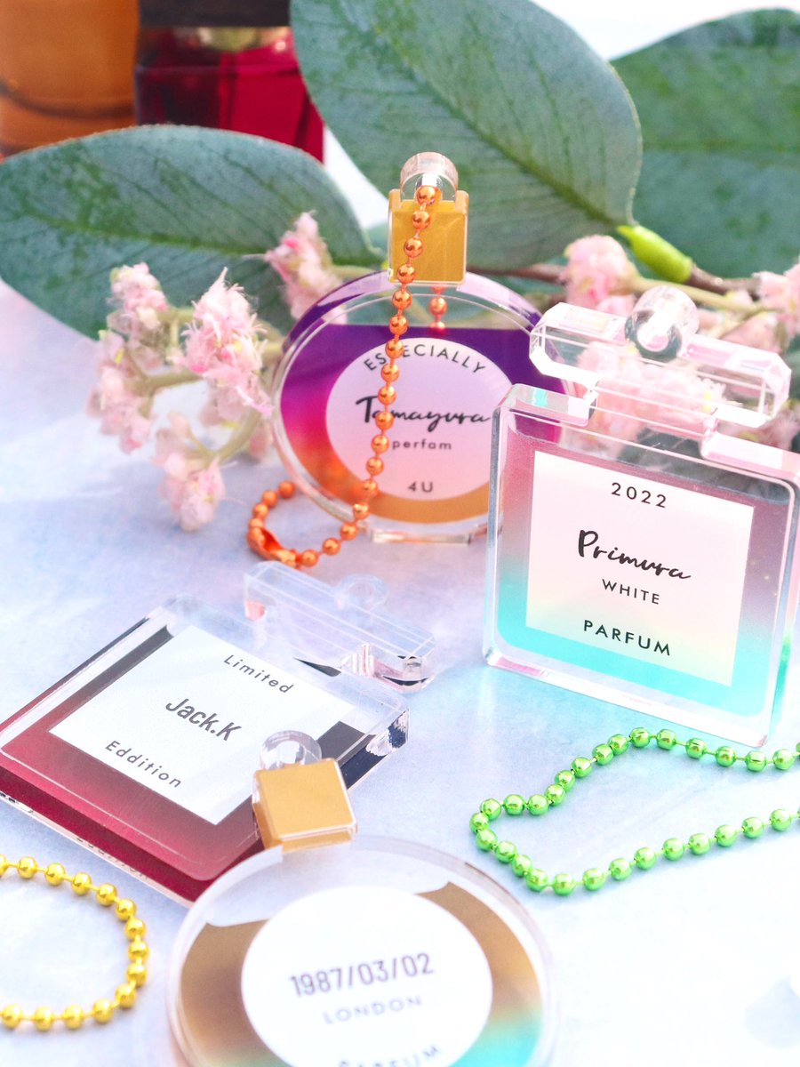 💖 新商品 💖 信じられないくらいかわいい香水瓶のようなキーホルダー