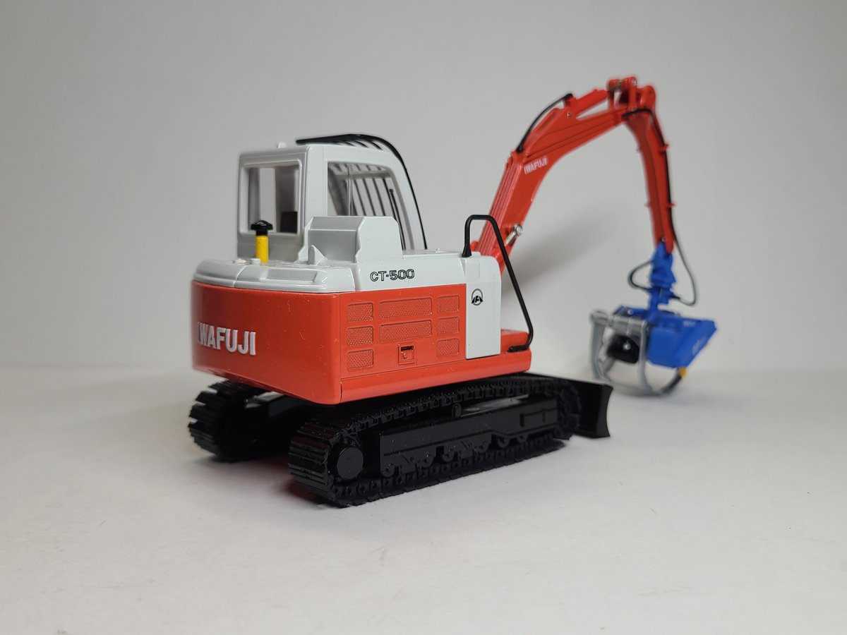 イワフジ工業 1/32 CT-500 数少ない林業機械のミニチュア、小型ハイ