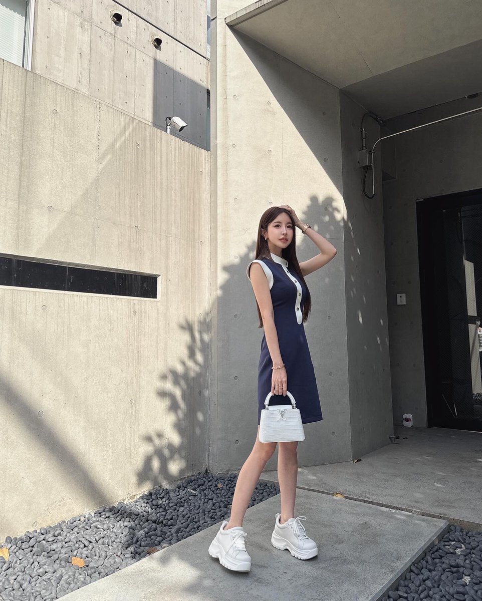 今回つくったスニーカー、一般販売1時間で2000足完売のあと予約販売