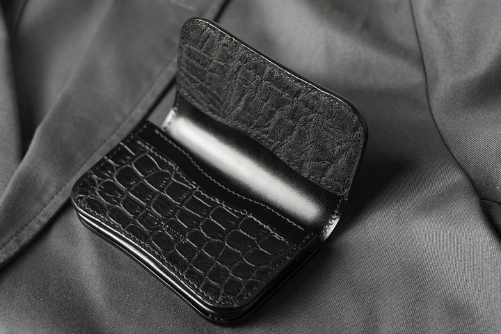 過去のアーカイブ作品より。昨年の春に発売した、サドル×クロコ