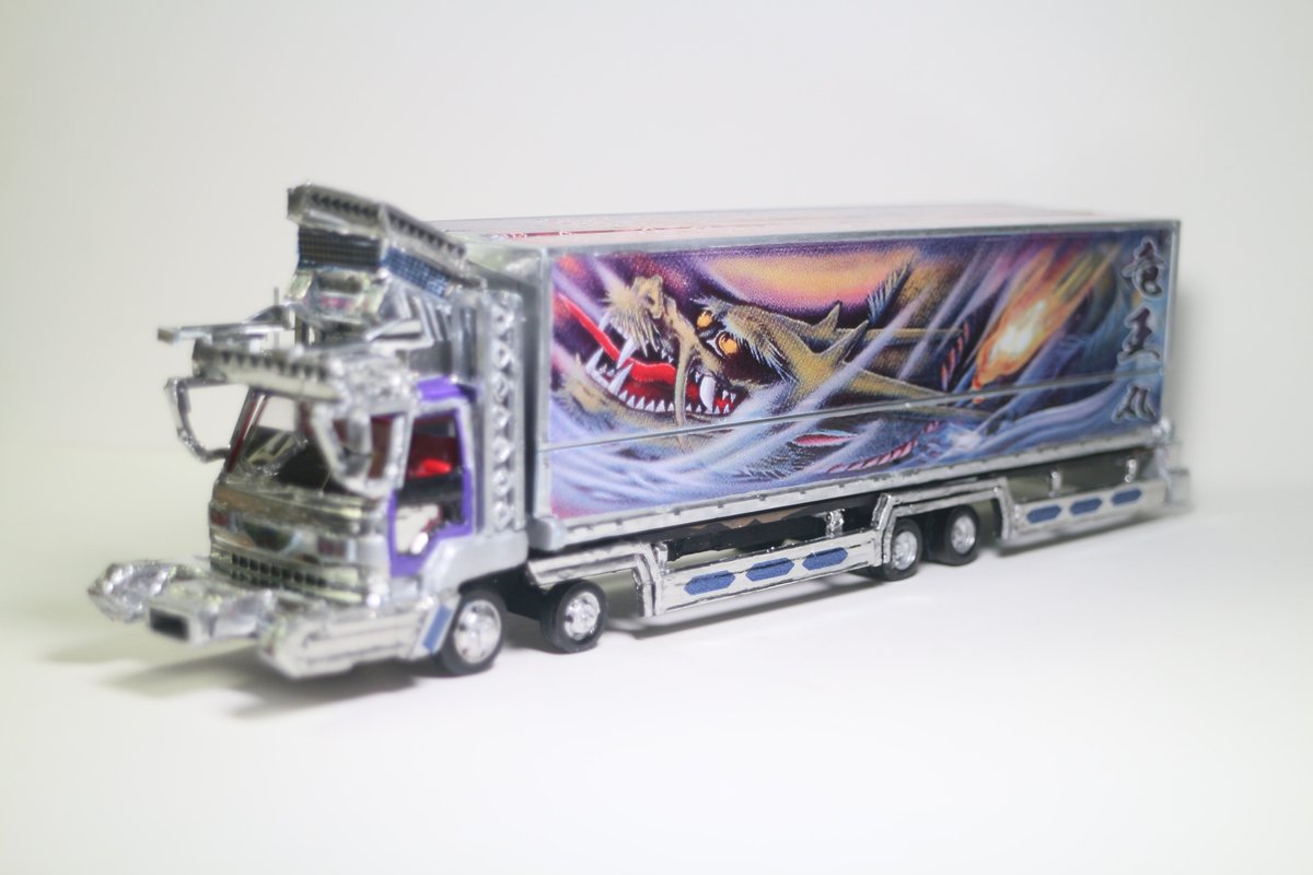 2026年、新作第3弾、1/64サイズのいすゞ810トラックをベースにした名車