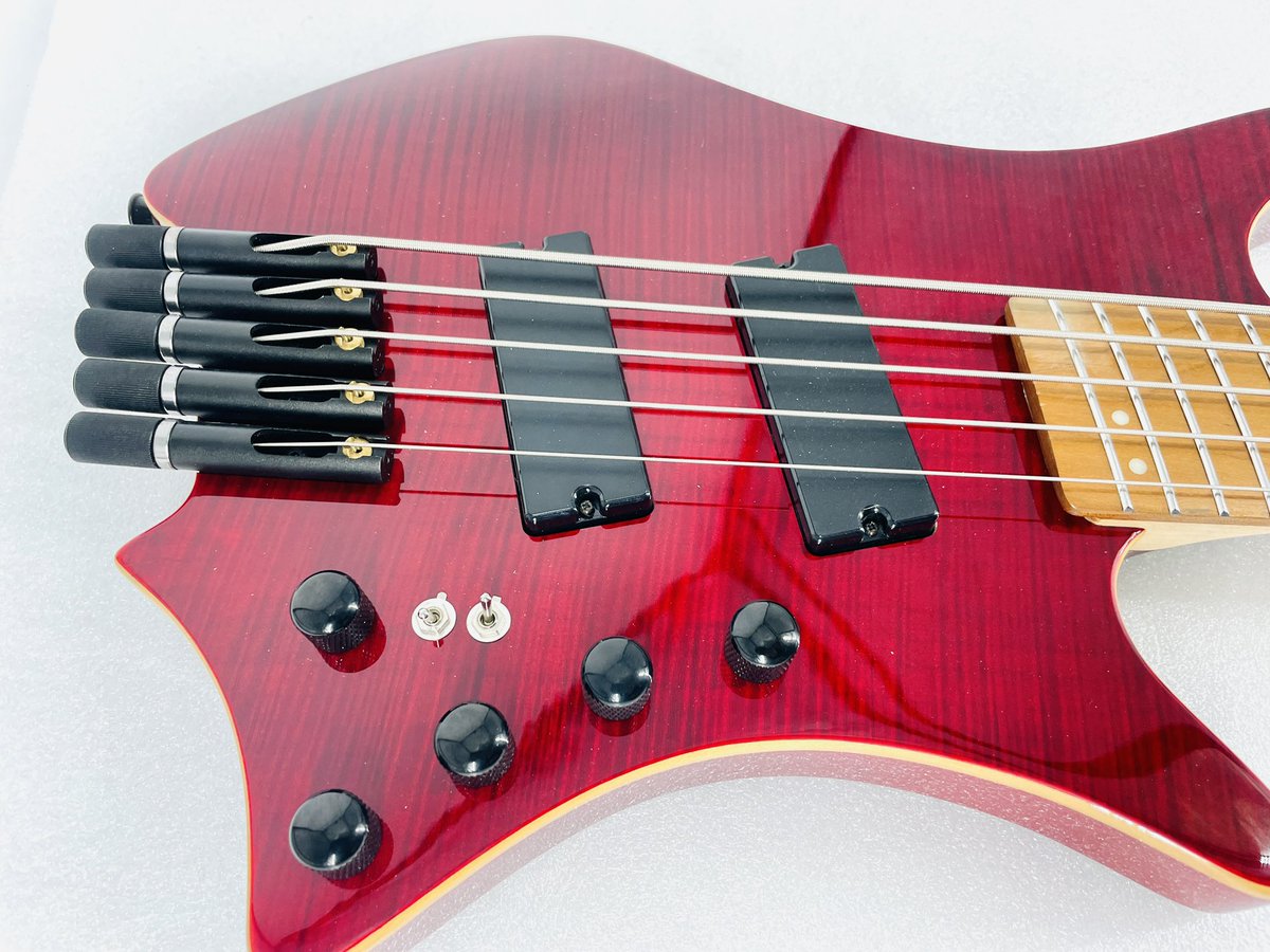 gfcからハイコストパフォーマンスの5弦ヘッドレスベースが誕生！ gfc