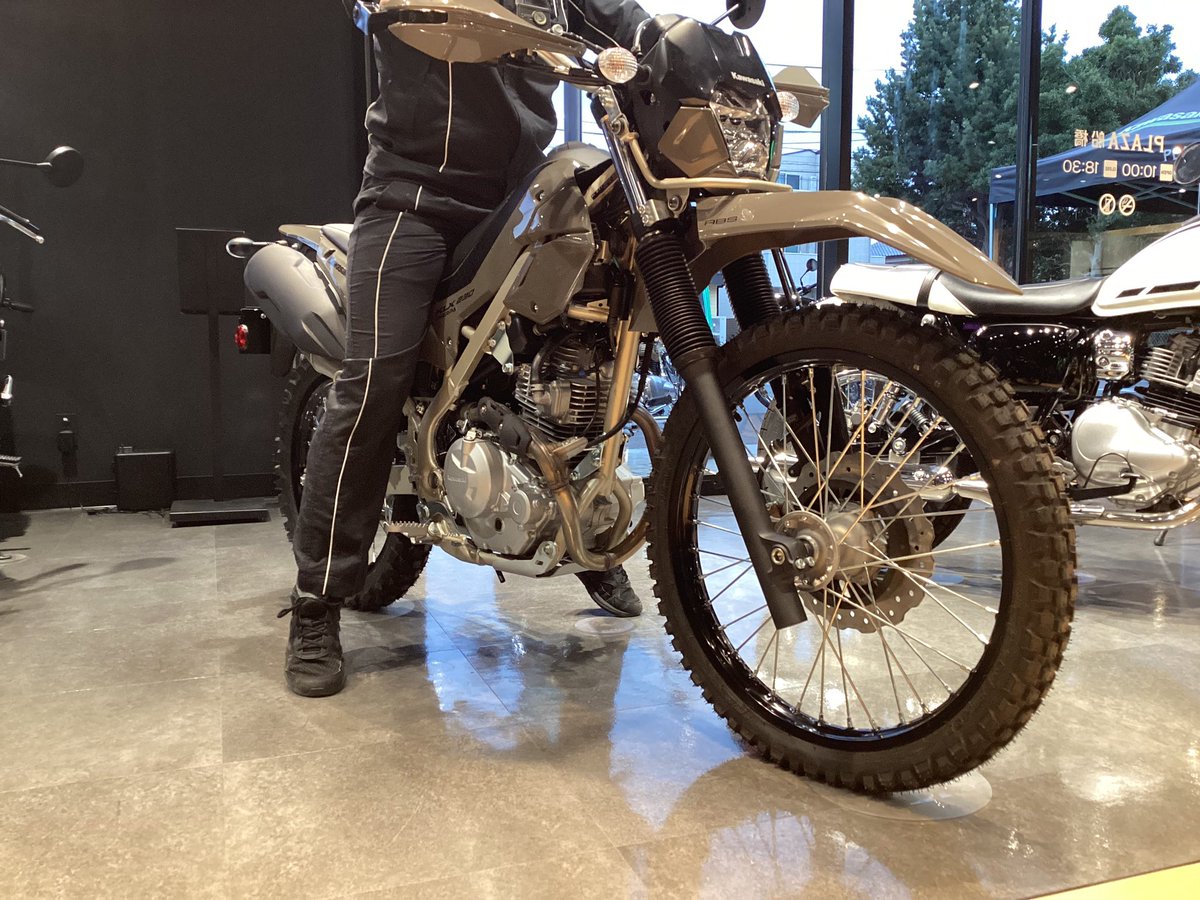 足つきの参考になればと思い、様々な車両の足つきをポストしていきた