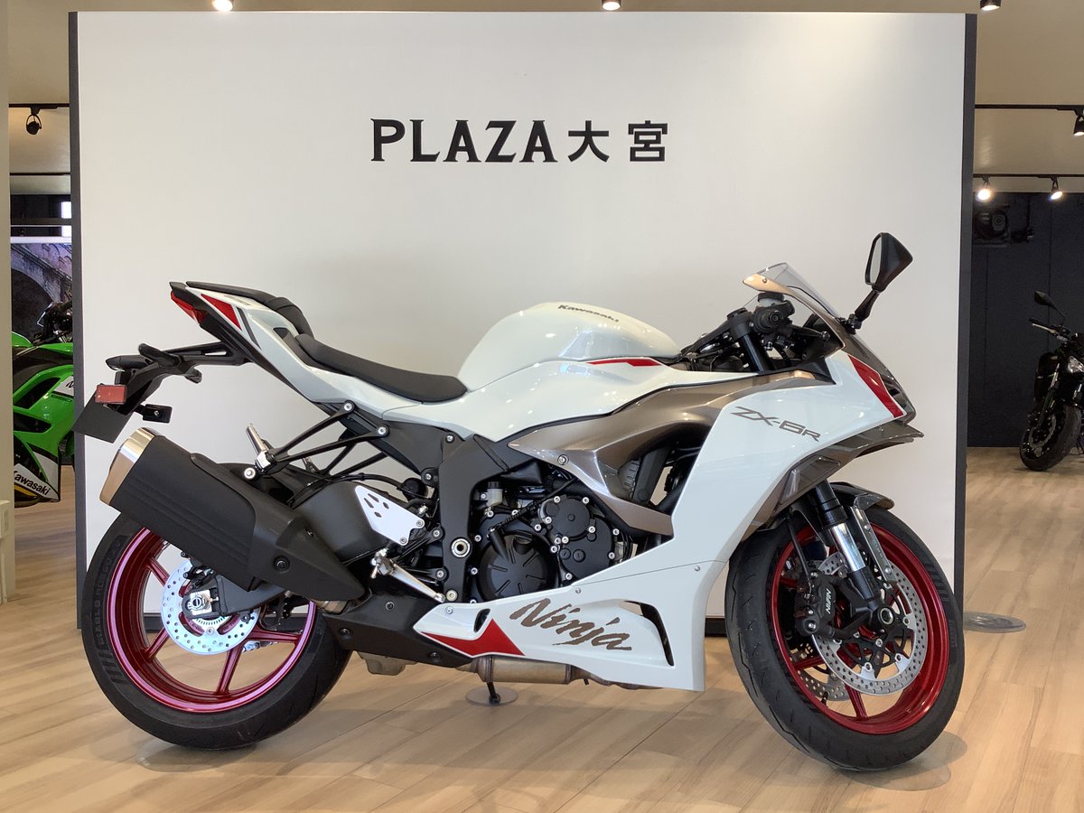 現在、2025年モデルNinja ZX-6Rご案内可能です。 クイックシフター