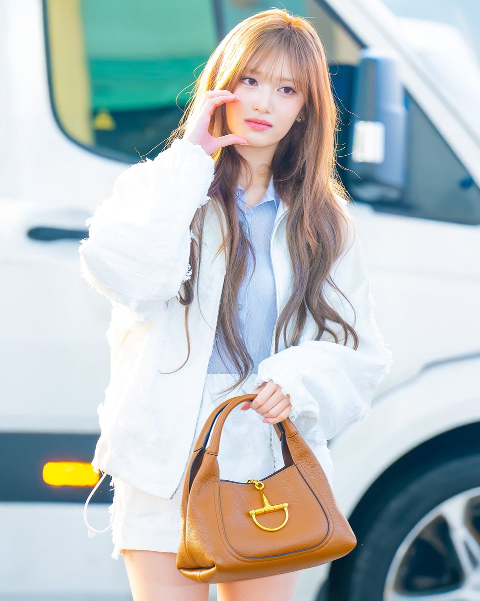 韓国の仁川空港にて、@IVEstarship @IVEstarship_JP のメンバーのイソ