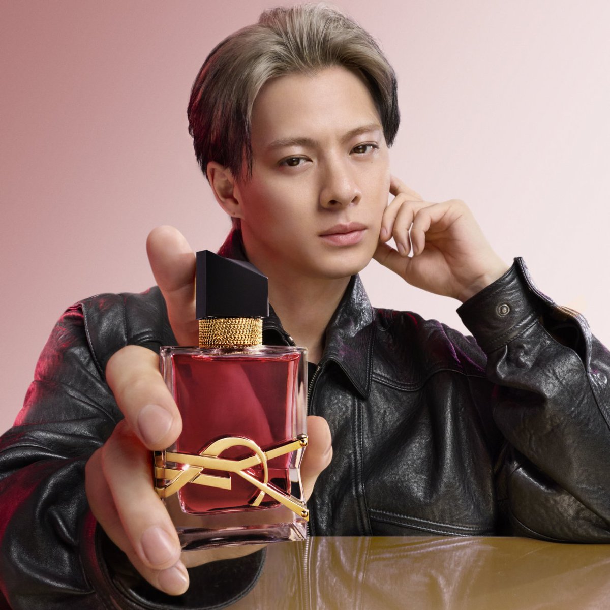 こんな表情で見せられたら買いたくなります♥️ #YSLBeauty #ベリー