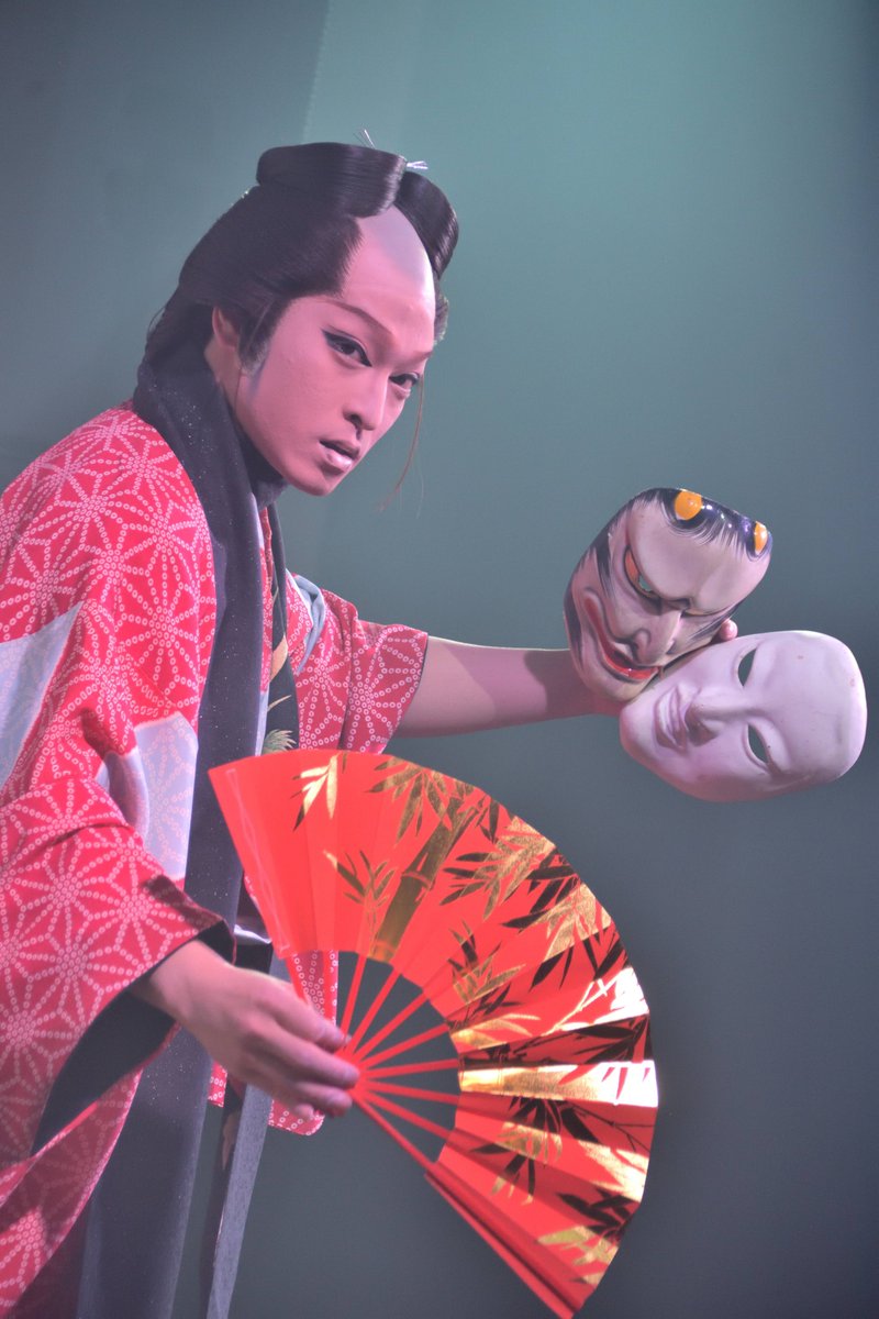 曼殊沙華』から始まったんだけど、途中で曲変したら役者髷なのに肉襦袢