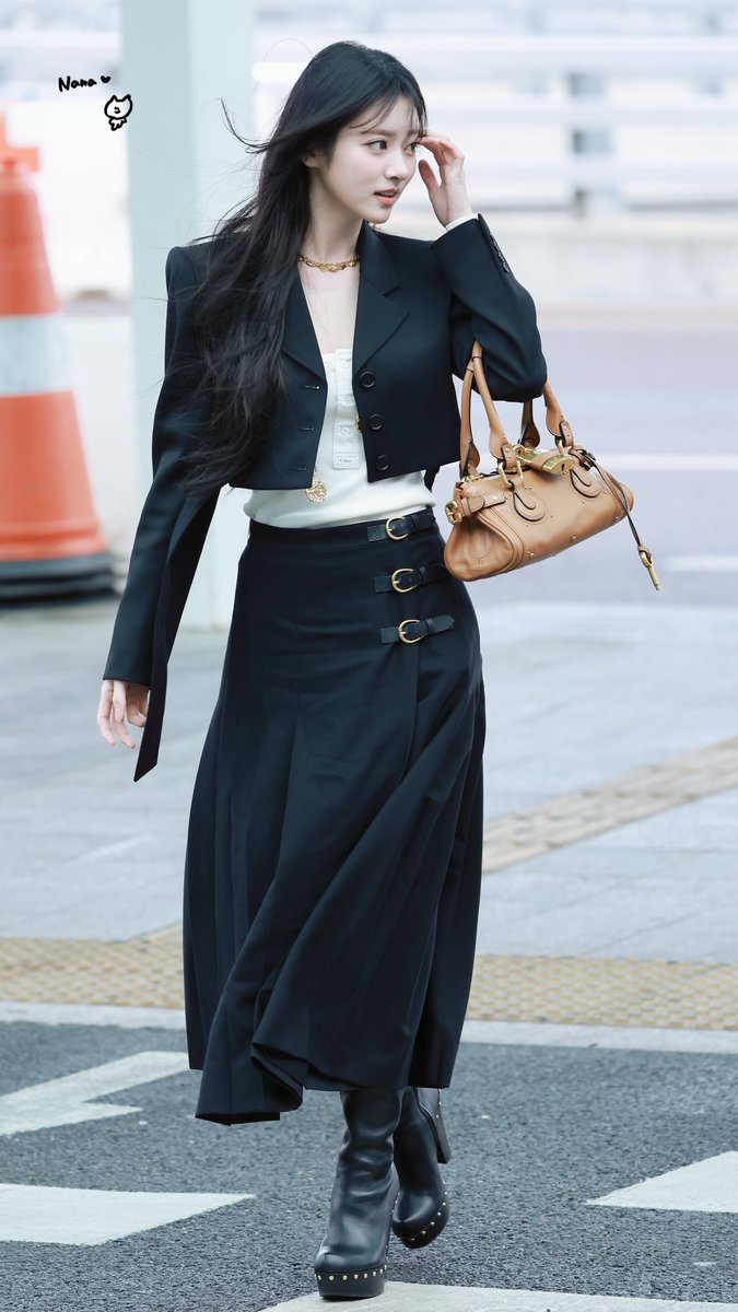 260303 ICN 今日も相変わらず綺麗だよ 🤍🤍🤍 #MEOVV #미야오 #ANNA #안나