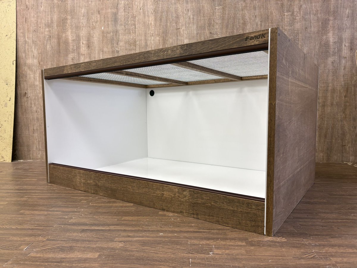 おはようございます！ レプタイルラヴァ〜特価ケージ持っていきます