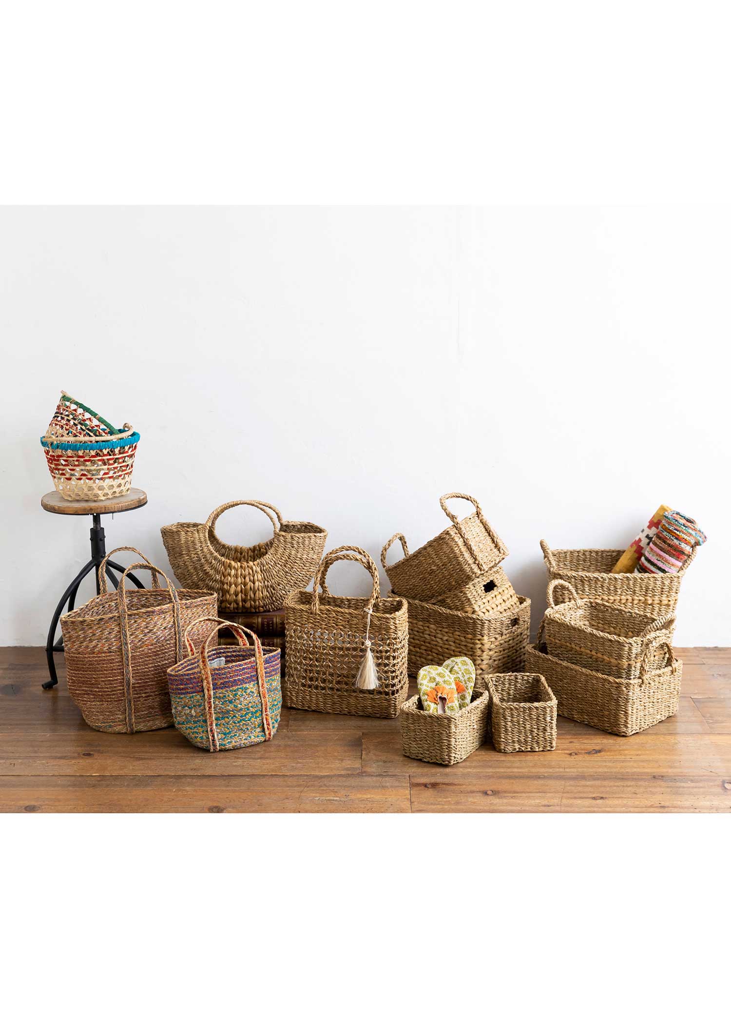 竹とリサイクルサリーの手編みバスケット（大）