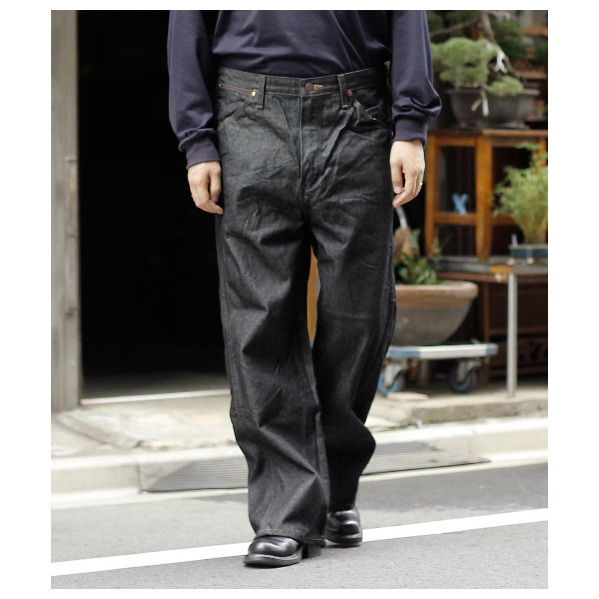 スキュー SKEWed ブラックデニム ストレートパンツ 13MWZ STRAIGHT