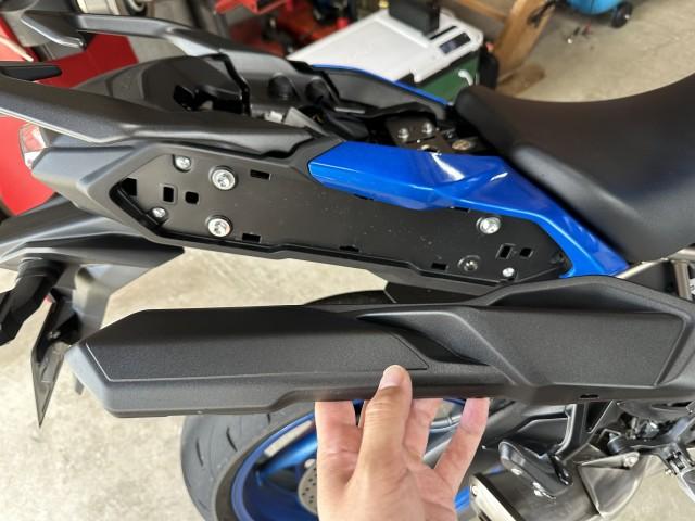 GSX-S1000GTサイドケースセット取り付けです！（株式会社鈴木