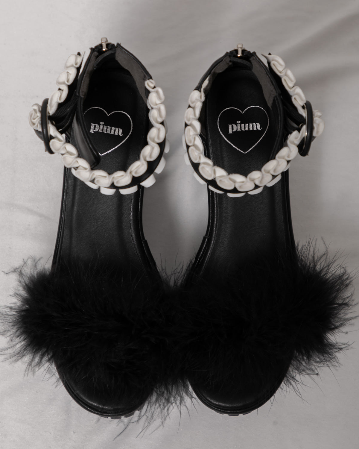 フリルベルトドーリーファーサンダル – pium