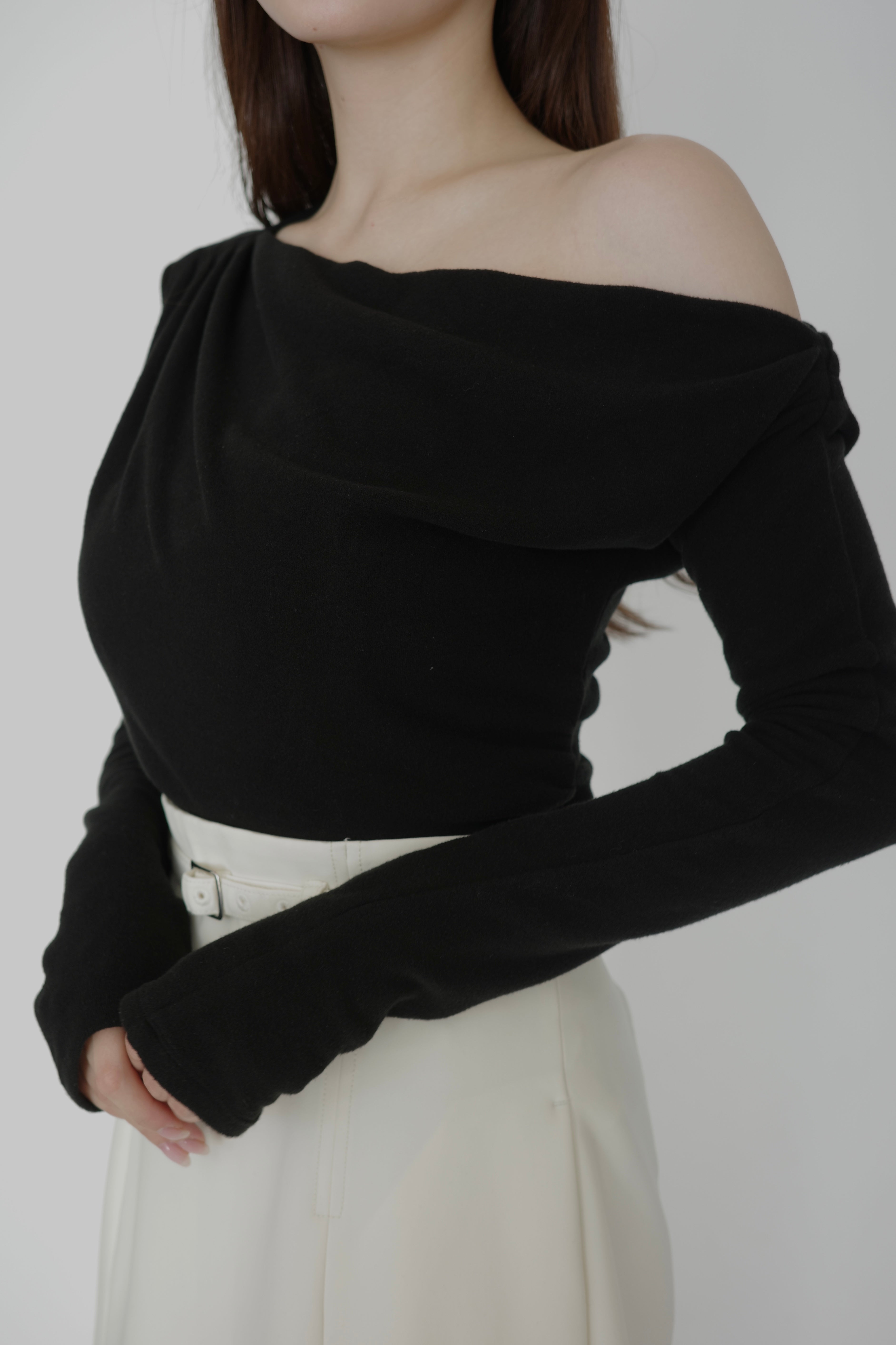 アシンメトリードレープロングスリーブトップス – poláura OFFICIAL