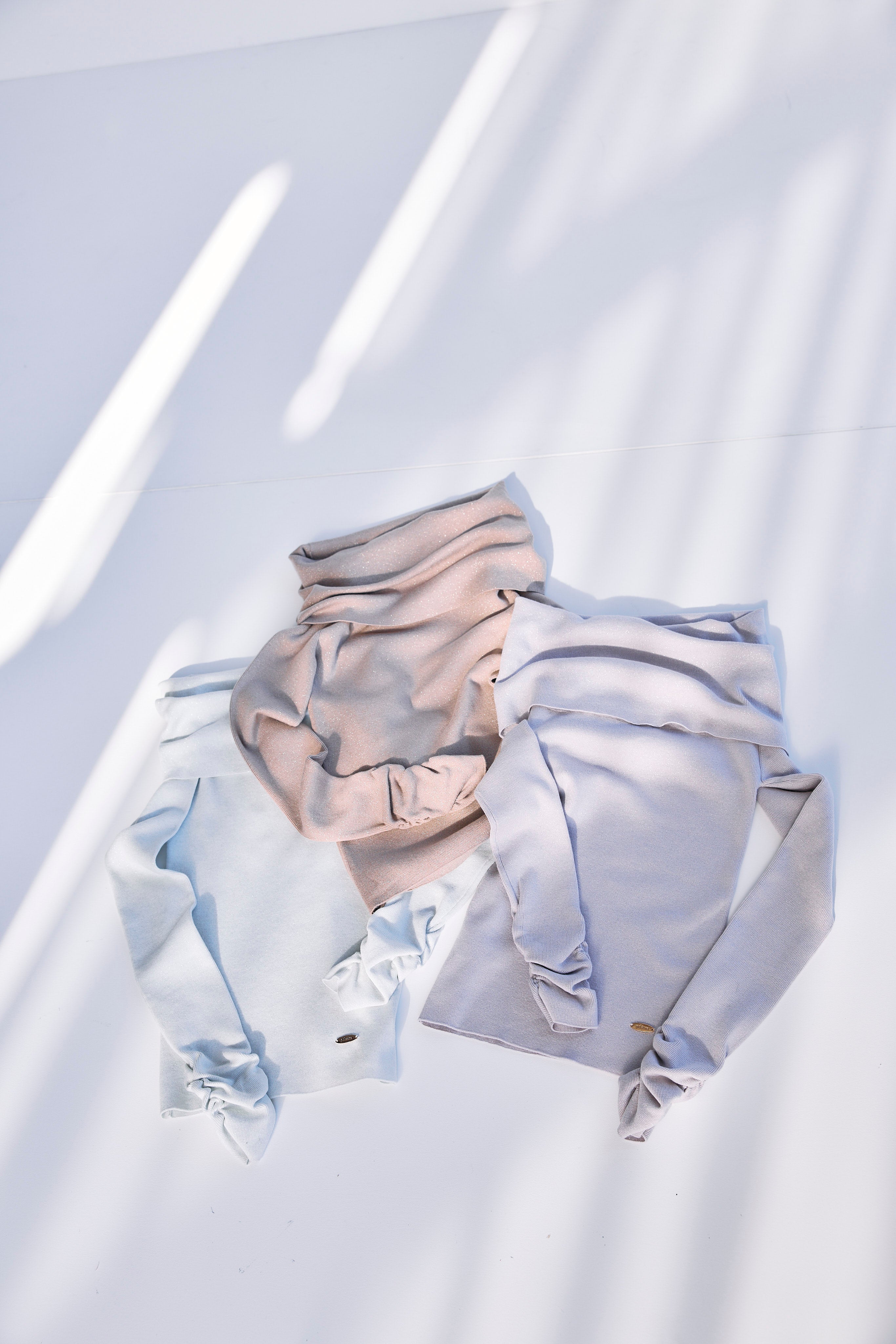 ボリュームオフショルダーラメニット – poláura OFFICIAL ONLINE STORE