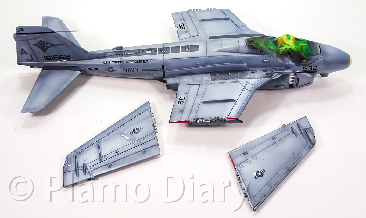 プラモ日記 » A-6Eイントルーダー その8 デカール貼り