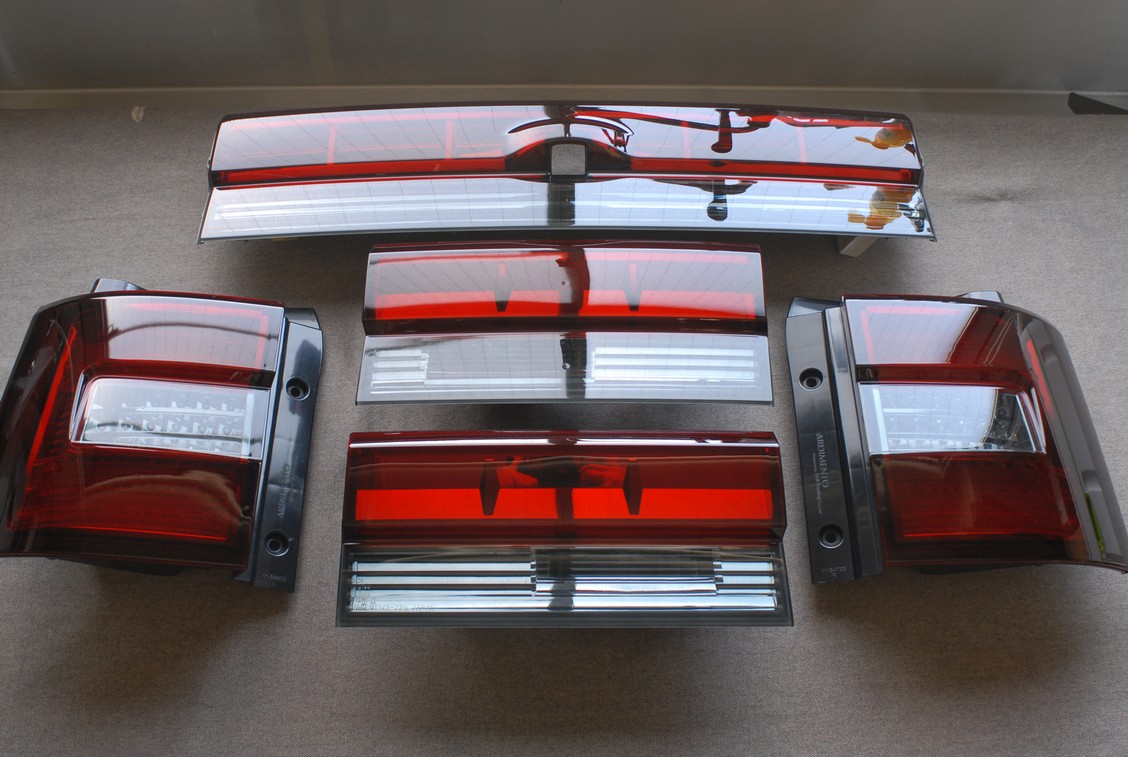 デリカテールランプ レッド＆スモーク塗装 完成 | プロ・フィット日記