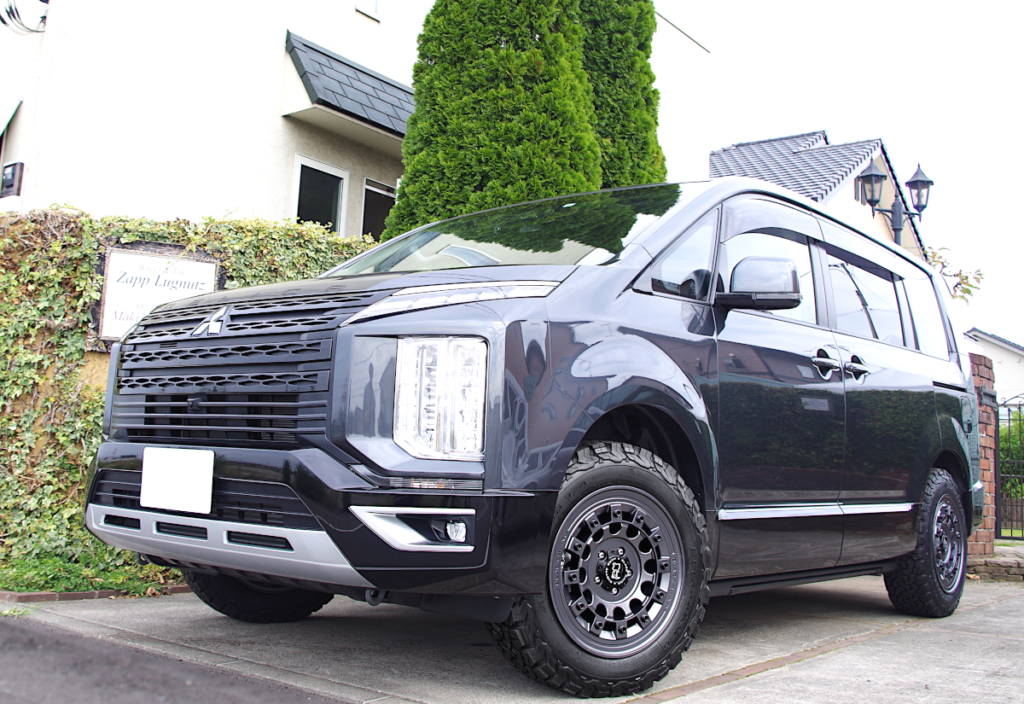 デリカD:5 × ブラックライノ FUJI BR004 17インチ - プラドファン