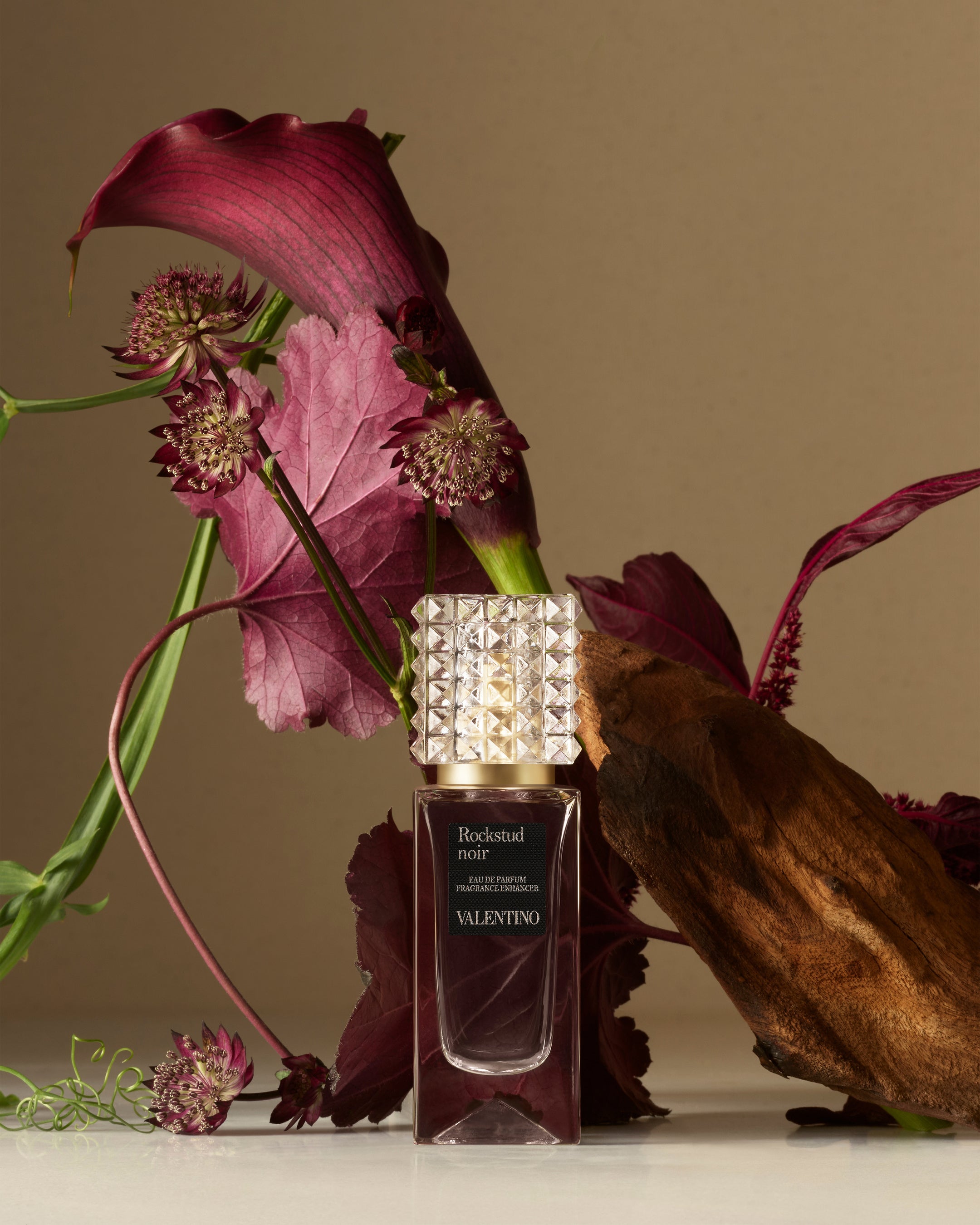 単体でも、重ねても。オートクチュール発想の「ヴァレンティノ