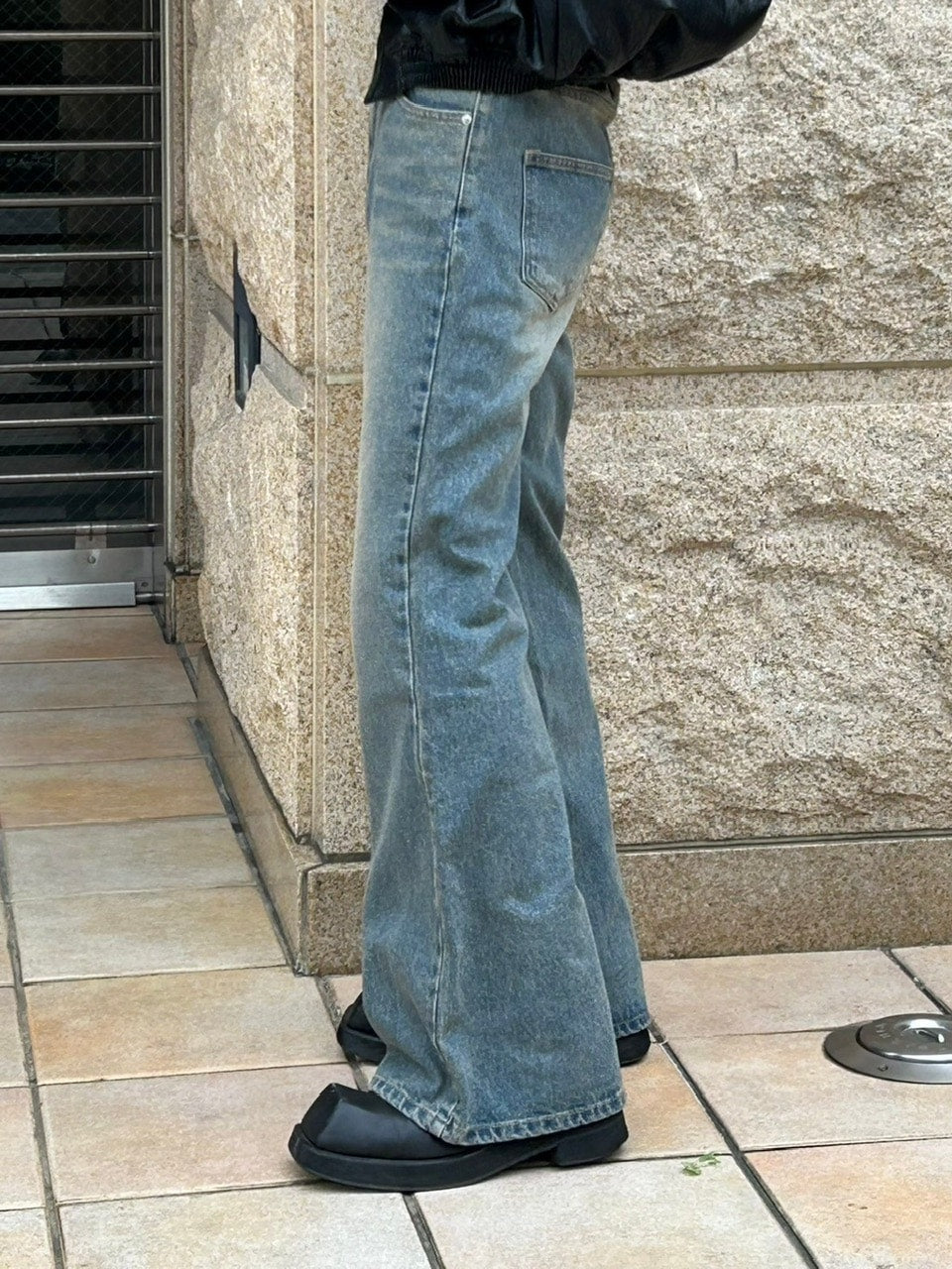 Chikashitsu +】vintage wash bootscut denim pants (2color