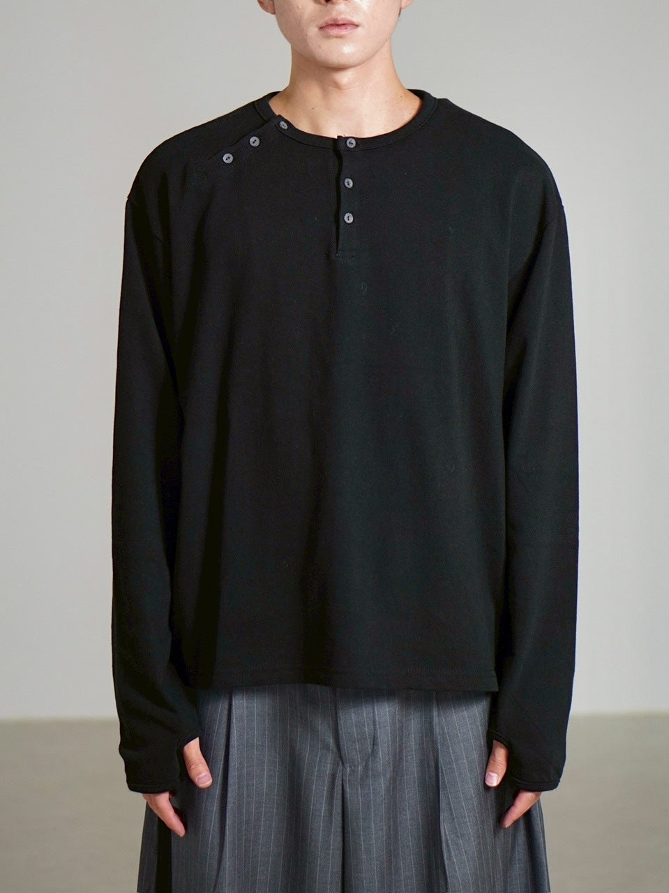 受注制【Chikashitsu +】double button henry neck long sleeve tee