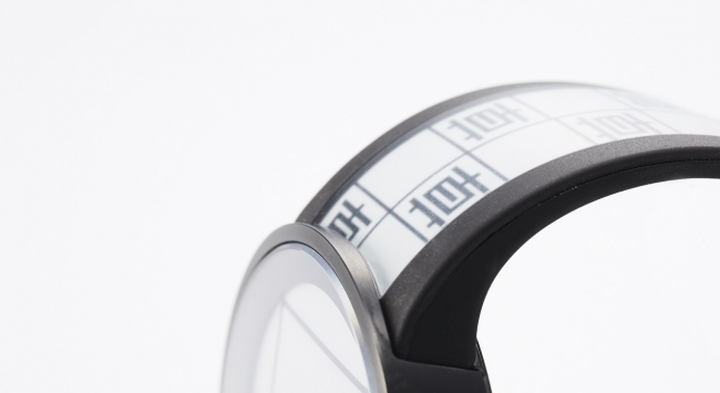 江戸文字が未来の時計に!!「真四角」がSony（ソニー）腕時計と