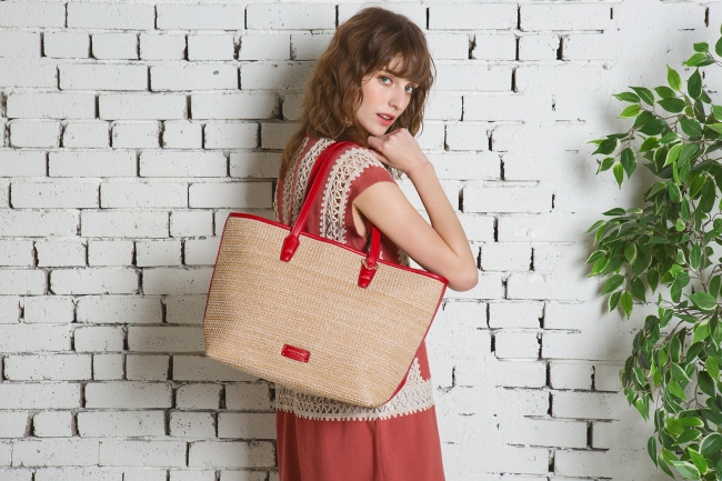 ANTEPRIMA/MISTO＞ SPRING-SUMMER COLLECTION CAMPAIGN | 株式会社