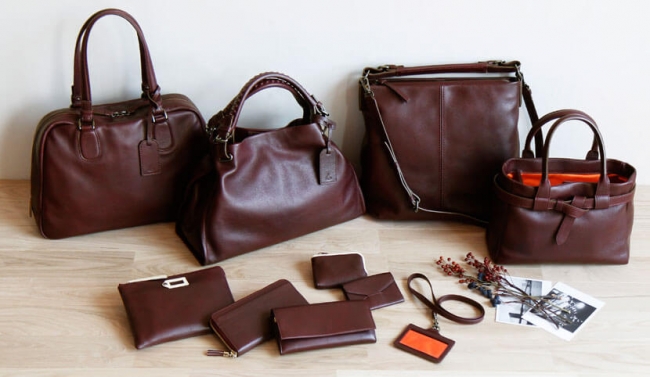 土屋鞄・レディース人気シリーズに限定色「バーガンディ」登場