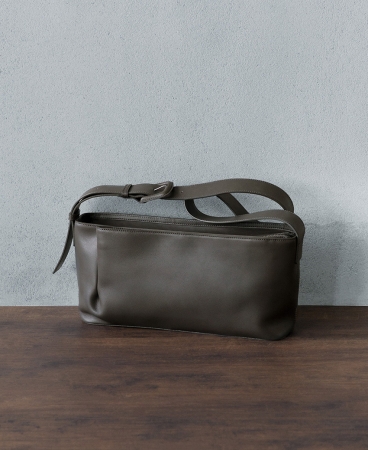 土屋鞄】革が自然に生み出す造形が美しい、鞄の新シリーズ「Nami」登場